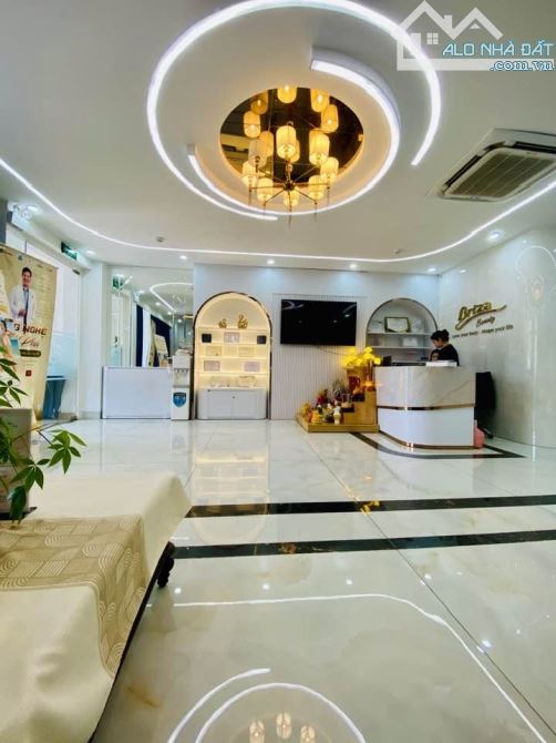 Bán tòa văn phòng mặt phố Bạch Mai 8 tầng 1 hầm thang máy, 208m2, mặt tiền 8.5m, 208 tỷ