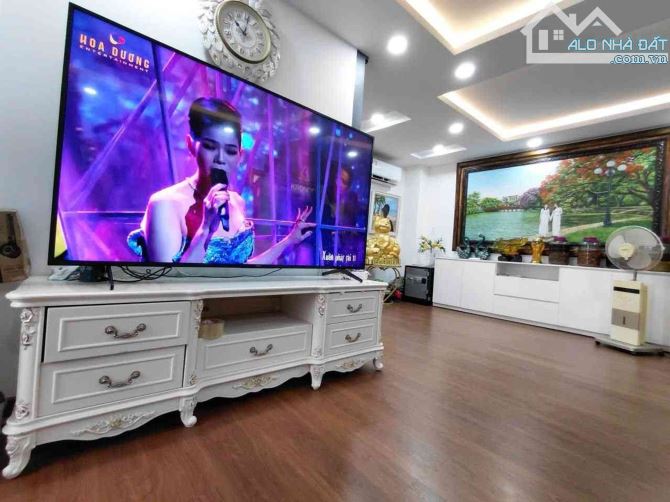 Bán nhà hẻm xe tải Đông Hồ, Phường 8, Quận Tân Bình – Nhà đẹp ở ngay – Ngang 6.15m