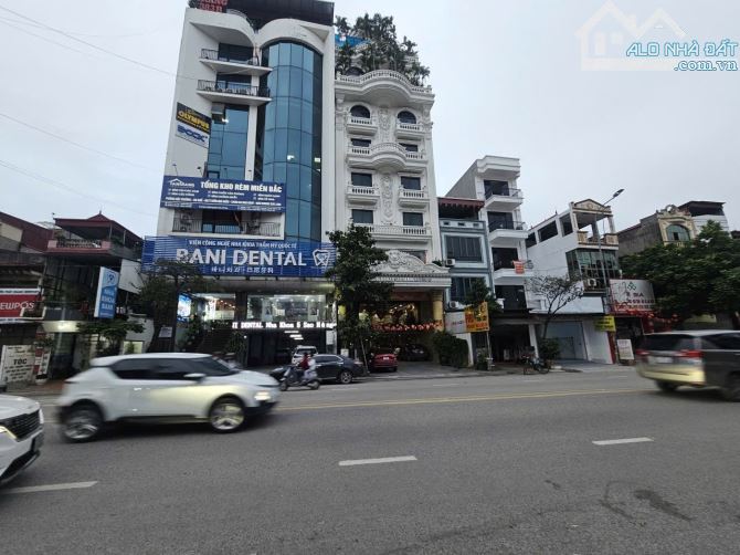 Cần bán nhanh nhà 3 tầng mặt chính đường Nguyễn Trãi kinh doanh sầm uất