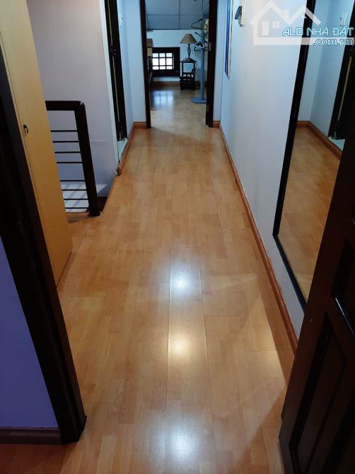BÁN GẤP CĂN HỘ CHUNG CƯ 3 LẦU LÊ LỢI quận 1