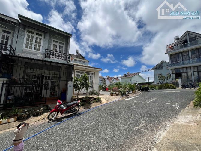 🔥 Bán Nhà Phố Đường Xe Hơi KQH Trần Anh Tông– Sổ Hoàn Công