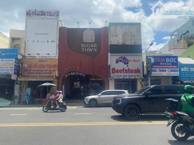 NHÀ ĐẸP MỚI VÀO Ỏ NGAY – PHAN ĐÌNH PHÙNG-PHÚ NHUẬN-CHO THUÊ 18TR / THÁNG -50M2- 3 TẦNG .