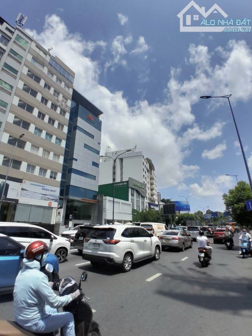 Hót ! building 1 hầm 10 tầng Nguyễn Văn Trỗi, vị trí độc tôn giá 140 tỷ