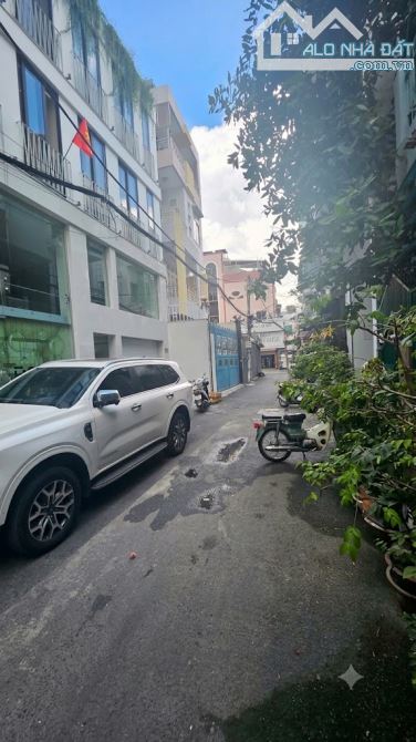 QUẬN 1, Trần Hưng Đạo – TÒA NHÀ VP KHỦNG 1.143m². NỞ HẬU TÀI LỘC. GIÁ CỰC TỐT: 68 tỷ.