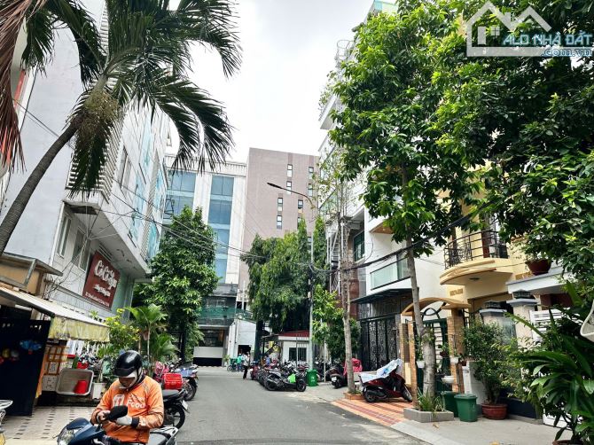 Khan hiếm| Biệt thự khu compound Huỳnh Lan Khanh Q. Tân Bình| DT: 10x18| 4 tầng| vuồng vức