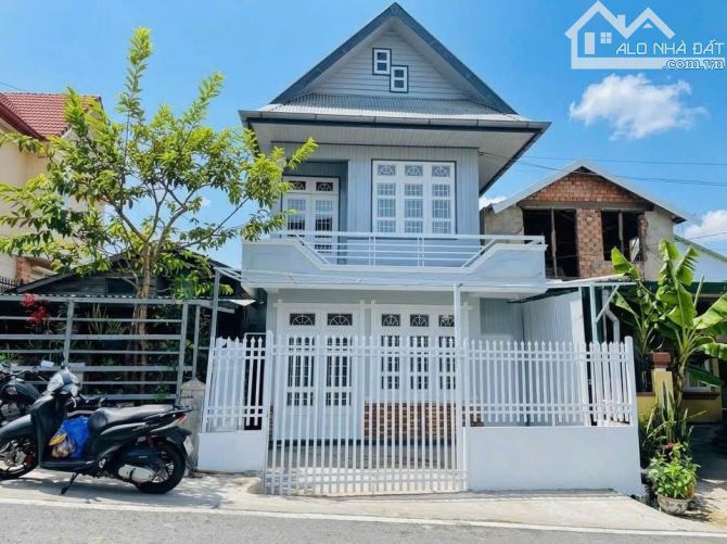 CHỈ 8 tỷ _ NHÀ MẶT TIỀN ĐƯỜNG TRUNG TÂM ĐÀ LẠT