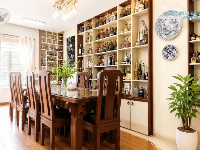 BÁN BIỆT THỰ 5 TẦNG ĐƯỜNG SỐ 12M NGUYỄN THỊ THẬP QUẬN 7 , NGANG 8M2 - 126M2