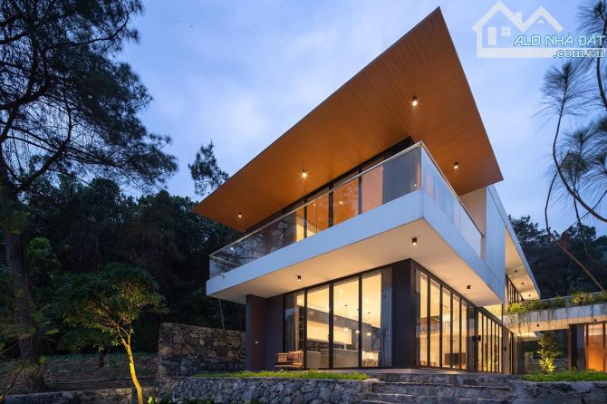 *Bán nhà góc 2 mặt tiền, đường Nguyễn Văn Huyên, Cẩm Lệ, dt 174m2, giá 12,3 tỷ