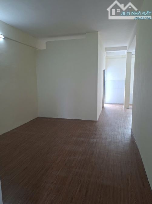 CHỉ 1,6 tỷ Cần nhượng lại căn hộ Tầng 2 cuối đường CHÂU THƯỢNG VĂN, gần Tiểu La, Hải Châu