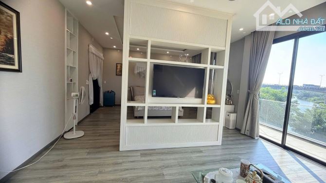 BIỆT THỰ ĐẢO NỔI VIEW SÔNG CỰC HIẾM – 367M² – 3,5 TẦNG – CHỈ 28 TỶ TL