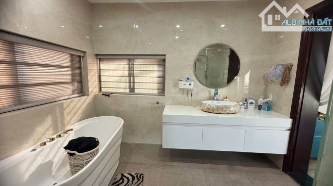 Bán gấp nhà 2 tầng MT đường Cẩm Bắc 2, DT 10x16m giá chỉ 10 tỷ