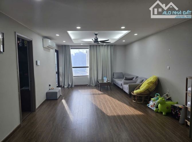 Bán căn hộ chung cư UDIC WESTLAKE 2PN, 2WC slot ô tô, view đẹp, đủ nội thất, sổ đỏ