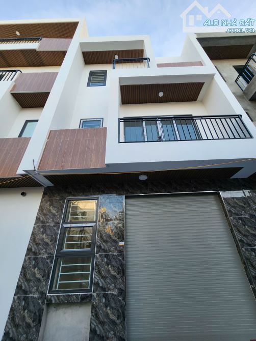 🏡 Nhà 3 tầng hiện đại – Mặt tiền rộng – Ô tô đỗ cửa ngày đêm, ngay Trường học Vân Tra