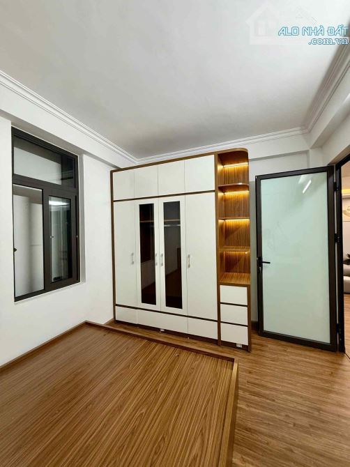 MỸ ĐÌNH - CHDV 9 PHÒNG FULL ĐỒ- 40M2X5T - DÒNG TIỀN 40TR/THÁNG- Ô TÔ GẦN -TẦM TIỀN HIẾM