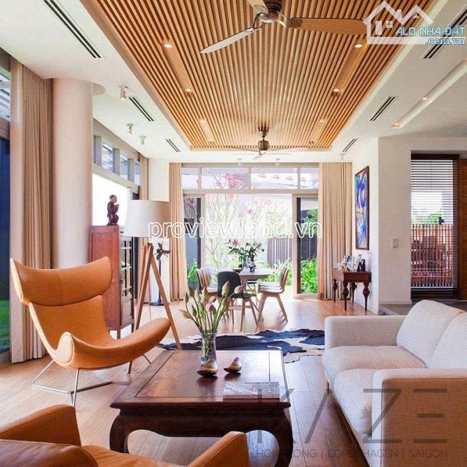 Bán biệt thự Riviera Cove, góc 3 mặt tiền đẹp, 546m2 đất, 3 tầng, giá 65 tỷ