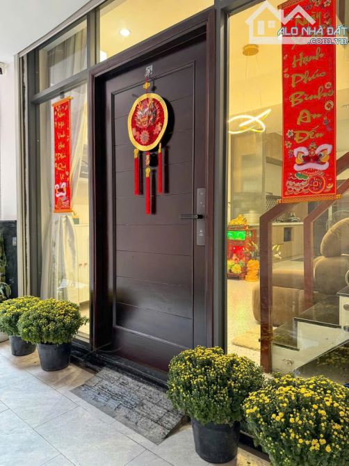 Bán nhà đẹp Đặng Văn Ngữ- PHÚ NHUẬN, NGAY HUỲNH VĂN BÁNH, 34m2- 4PN-3 TẦNG- NGAY MẶT TIỀN