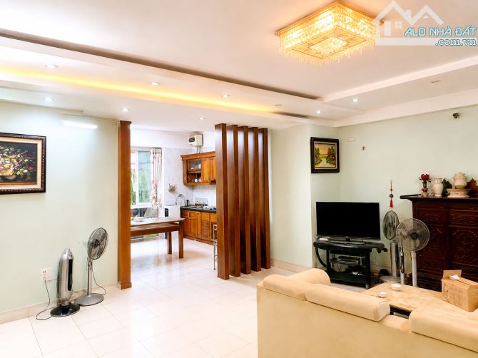 Chính chủ bán căn hộ 132m^2 HH2 Bắc Hà, 2 mặt thoáng. Giao Trần Duy Hưng, Nguyễn Xiển,..