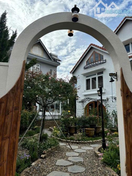Chủ hạ 22ty Villa Pháp Cổ Đang Kinh Doanh Lưu Trú lẫn Coffee nổi tiếng Hoàng Diệu