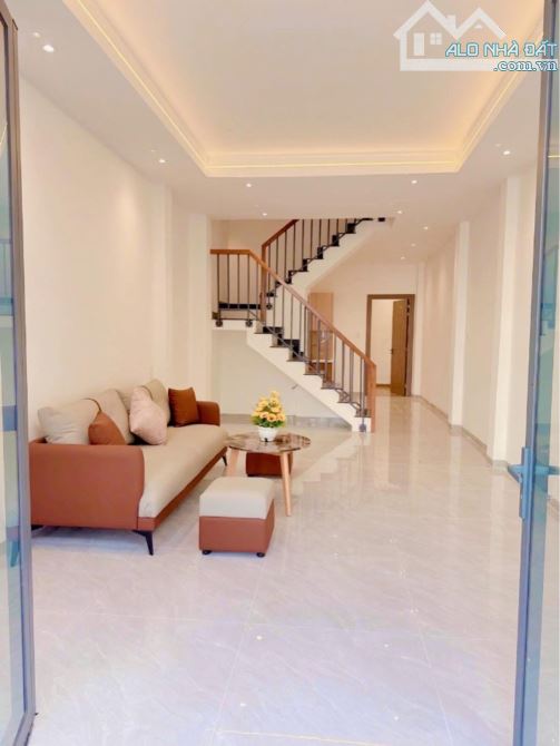 BÁN NHÀ ĐẸP HOÀN THIỆN – HẺM XE TẢI THÔNG – XE HƠI NGỦ TRONG NHÀ DT 4 x 15M 60m2