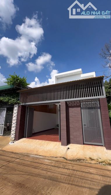Nhà Đẹp Ywang (6x25m) Gần Chợ Eakao - Về DH Tây Nguyên 3km | Xây 2Tầng Bao Thoáng