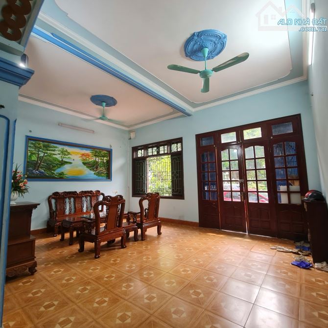 Bán nhà 3 tầng viu vườn hoa làn 2 Nguyễn Cao,DT86.8m2,MT6.6m.hướng ĐB,giá 19.2 tỷ