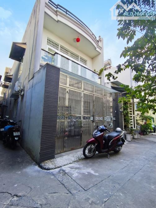 BÁN NHÀ CĂN GÓC HẺM XE TẢI CẠNH PARC MALL Q.8- 2 TẦNG , 5x18m