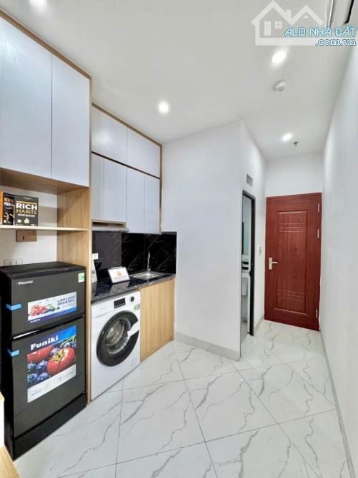 Chung Cư MiNi , Dòng Tiền 80tr/th, Cầu Giấy . 55M 6T MT5m Giá 17,1 Tỷ