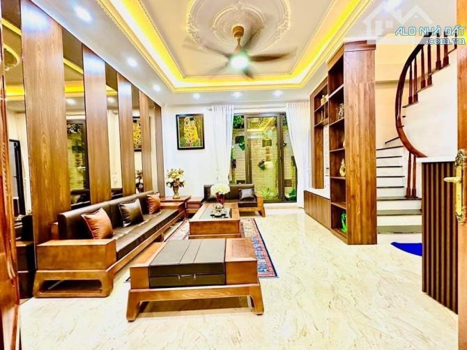Bán nhà riêng Hồ Tùng Mậu, 36m², 5 tầng, ô tô, kinh doanh, 9,9 tỷ