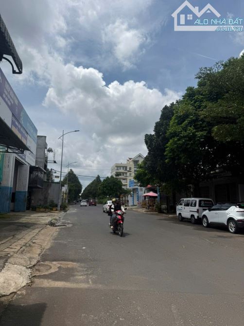 CẦN BÁN KHO MẶT TIỀN THỦ KHOA HUÂN – VỊ TRÍ ĐẮC ĐỊA.