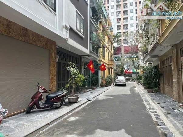 BÁN GẤP NHÀ PHỐ XUÂN THUỶ PHÂN LÔ OTO TRÁNH KD DT38m*5TẦNG LÔ GÓC. Chỉ 11 Tỷ