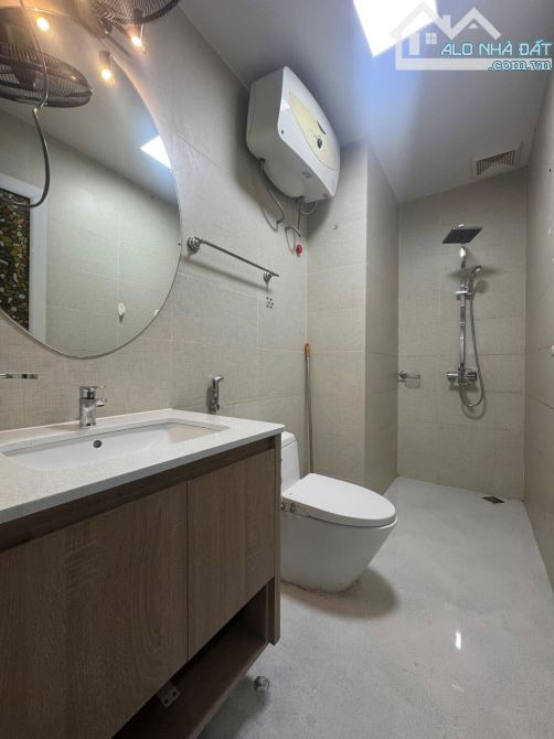 Bán gấp căn hộ chung cư ĐTM Nghĩa Đô 2 ngủ giá chỉ hơn 4 tỷ
