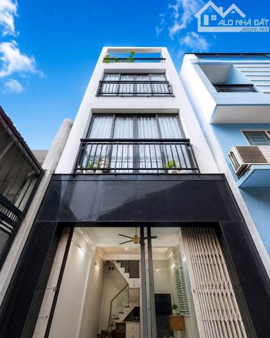Cần Bán Nhà Gần Mặt Tiền Đường Kỳ Đồng,Quận 3.Giá 5tỷ350/69,75m.Sổ Sẵn.