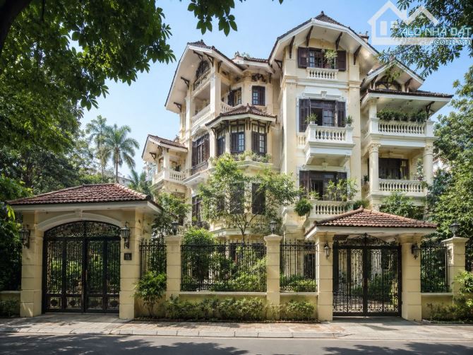 🏡 BIỆT THỰ LÔ GÓC ✨ Diện tích 210m² – Xây 4 tầng – Đường rộng, ô tô dừng đỗ. Không gia