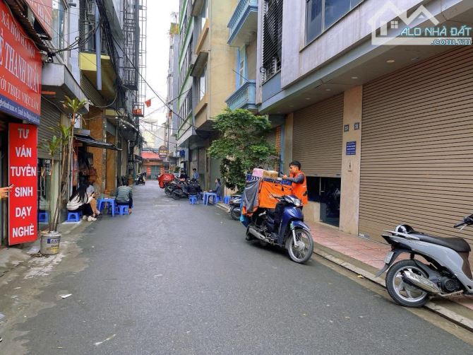 BÁN NHÀ NGUYỄN KHÁNH TOÀN MẶT NGÕ THÔNG 15m RA MẶT PHỐ DT39m*5T DÂN XÂY. 9,5 TỶ