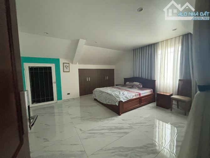[XẢ NGỢP - GIẢM SÂU CHỈ CÒN 23 TỶ] BÁN BIỆT THỰ MẶT TIỀN 300M ĐƯỜNG LÝ THÁI TỔ