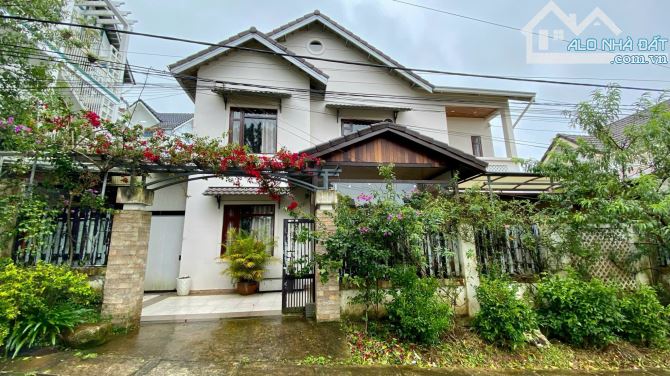 VILLA RẺ NHẤT VIỆN NGHIÊN CỨU HẠT NHÂN. 220M2. NGANG 20M. HẠ CÒN 21 TỶ