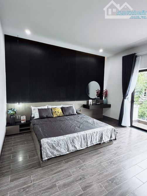 Chào bán căn biệt thự tân cổ điển 3 tầng 3 mê xây mới 100%