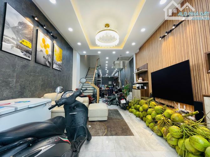 Bán nhà HXH Quang Trung, 1 trục thẳng cách mt 30m, DT 4x20m 5 tầng , giá 9,7 tỷ
