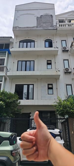 Bán nhà ở p Tây Hồ , 120m2x5 tầng Thang Máy 2 mặt ngõ ô tô tránh vỉa hè chỉ 420 triệu/m2
