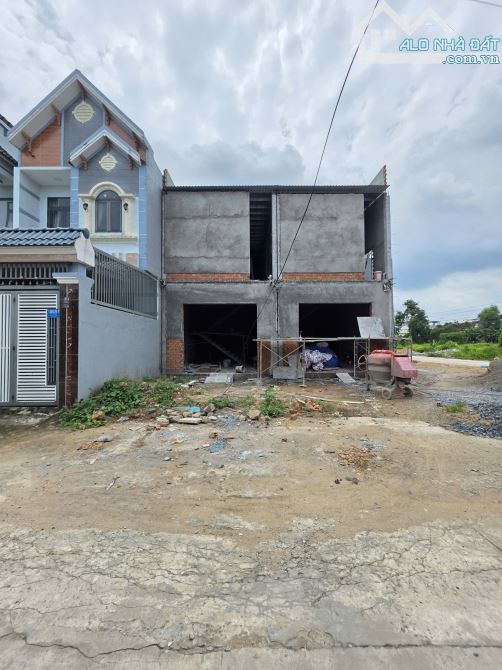 90,4m2_3Ty450 TL🔥👉Nhà RẺ Trệt Lầu Hoàn Công gần Sông Đồng Nai, HXH đường Bùi Hữu Nghĩa