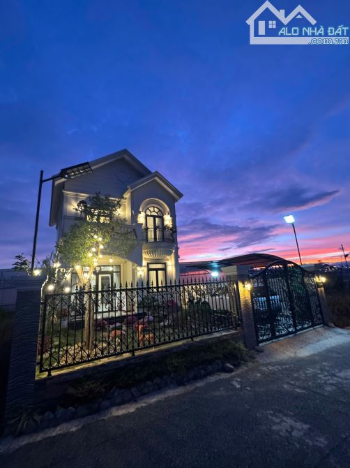Villa nghỉ dưỡng sân vườn gần KDL Thung Lũng Tình Yêu Đà Lạt - Chỉ 12,6 tỷ