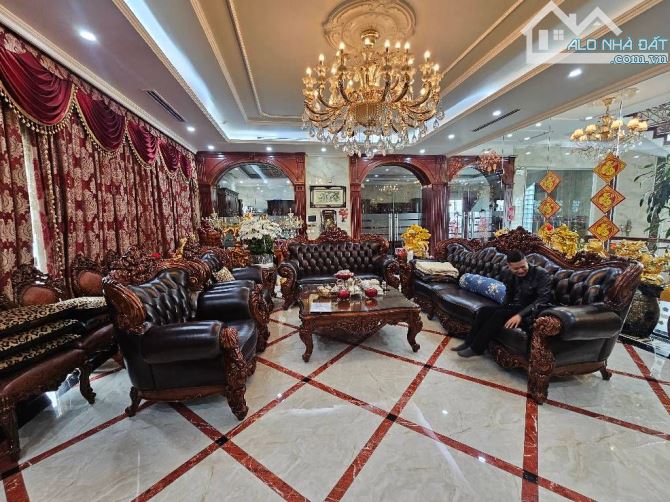 BIỆT THỰ ĐẲNG CẤP - BỂ BƠI 4 MÙA - THANG MÁY - KHU TOÀN LÃNH ĐẠO - SIÊU HIẾM