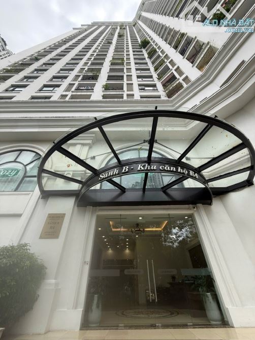 Bán gấp chung cư Royal Citi 72 Nguyễn Trãi 113m2, giá 11.5 tỷ.