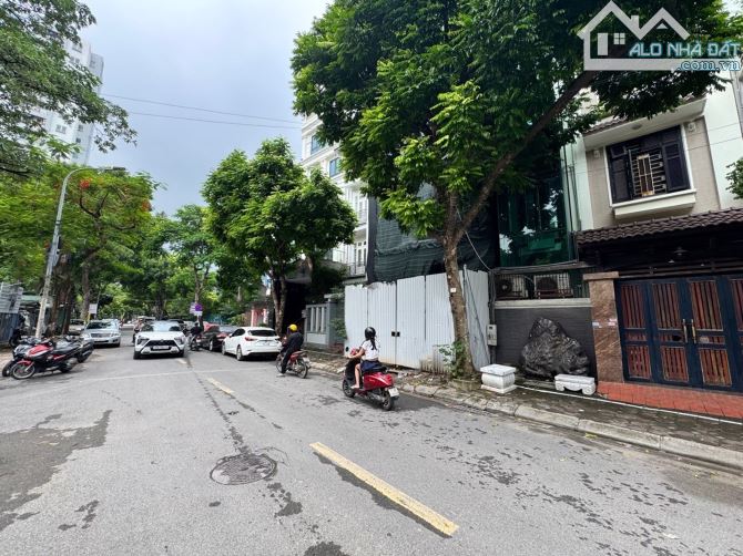 DỊCH VỌNG – MẶT PHỐ – TÒA VĂN PHÒNG 6 NỔI 1 HẦM – THÔNG SÀN – KINH DOANH ĐỈNH. GIÁ: 69 TỶ