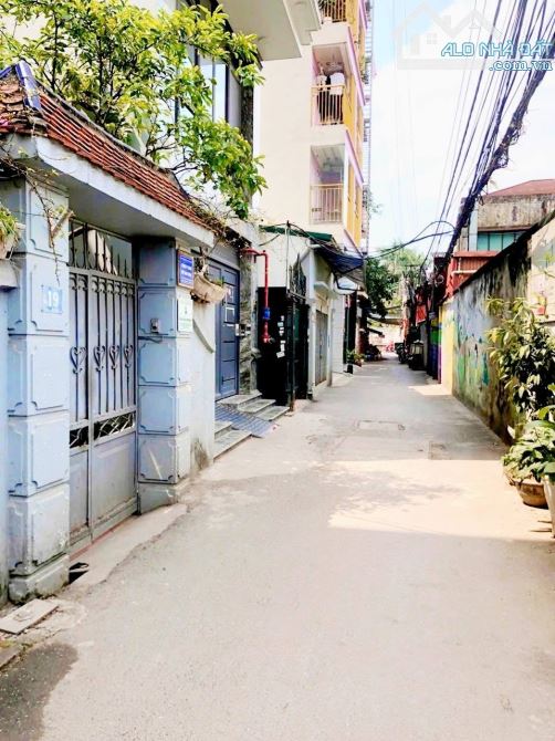 BÁN NHÀ PHỐ HOÀNG VĂN THÁI - THANH XUÂN 55M2 3 TẦNG MT 6M GIÁ 12.5 TỶ