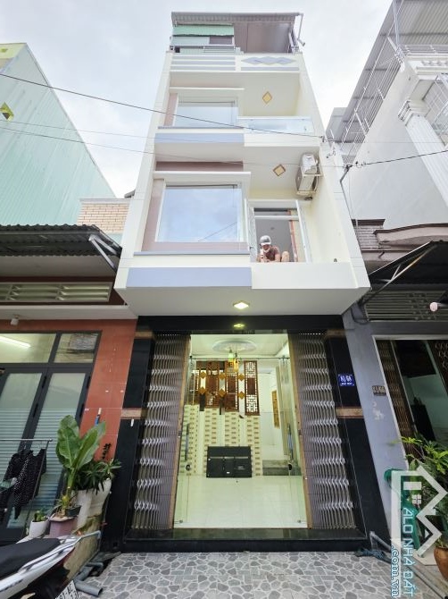 (HÍM THẤY) Bán Nhà 4 Tầng đường Ngô Mây Nội Bộ rộng 5,6m hướg ĐN Ph Nguyễn Văn Cừ Quy Nhơn