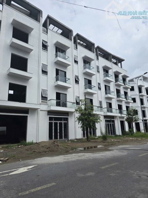 🐦Bán Nhà 5 Tầng, Trung Hoà, Tân Hồng, Từ Sơn Mt 6m Dt 104m2 Giá 6.4 Tỷ