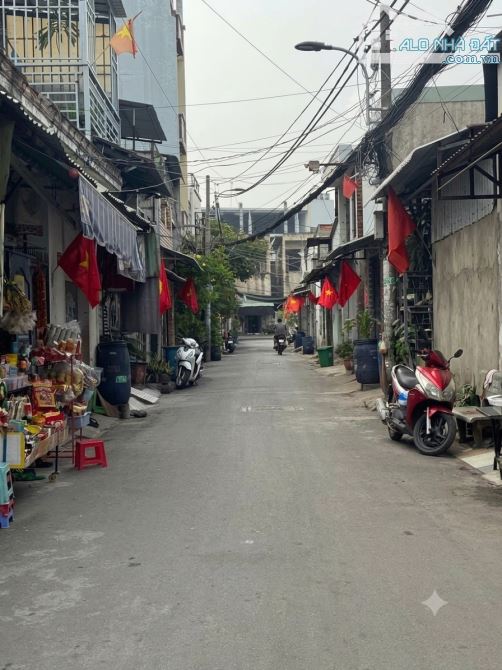 Bán căn hộ, 172 m2, hẻm xe hơi, Bình Tân, 5 tầng, gi chỉ 14 tỷ