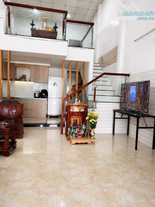 🔥 Nhà Gác Lửng Đúc Mộc Bài 8 – 90m², 3PN, Sát Công Viên