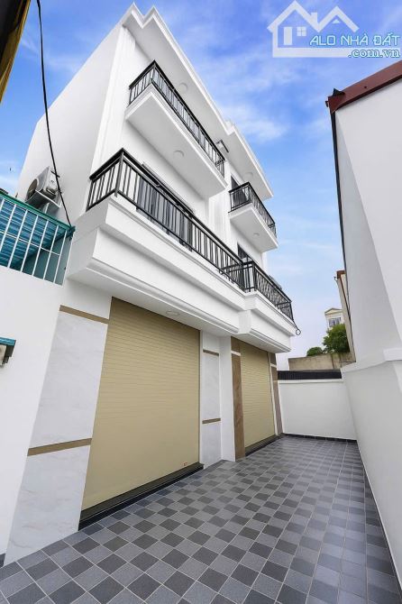 Cần bán nhà đẹp xây mới 3 tầng